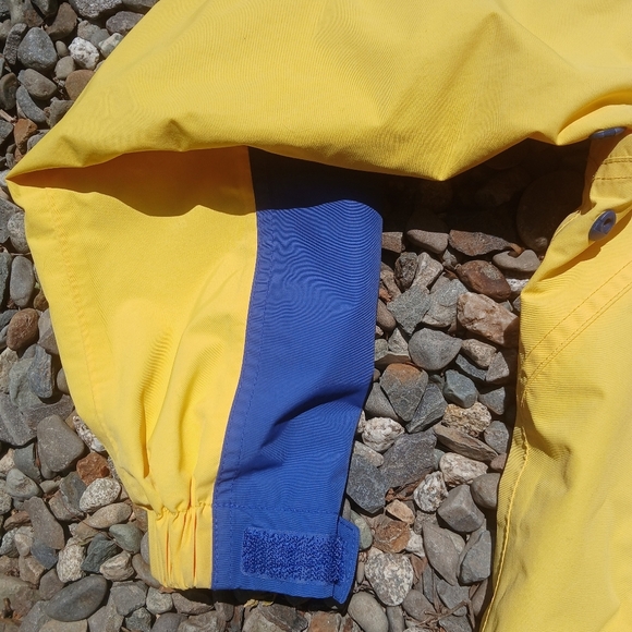 L.L. Bean Blue and Yellow Raincoat with Two-Tone Design - Picture 4 of 8
